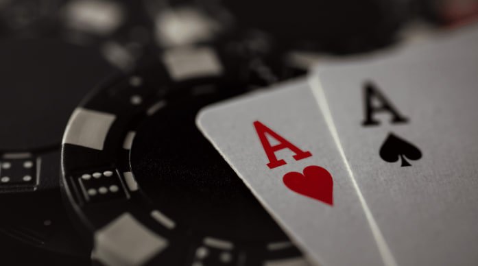 Pengguna mobile mengakses halaman FAQ 338slot secara cepat dan nyaman menggunakan berbagai perangkat